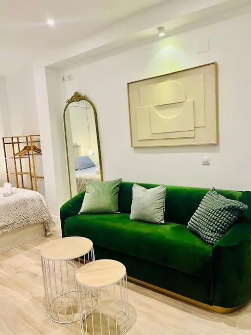 New Luxurious Studio With Patio/Center Διαμέρισμα Μάλαγα