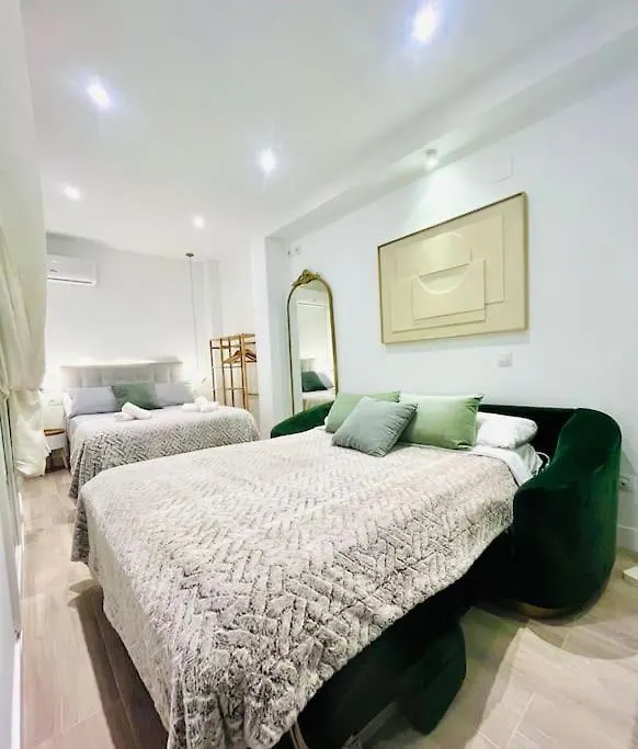 New Luxurious Studio With Patio/Center Διαμέρισμα Μάλαγα