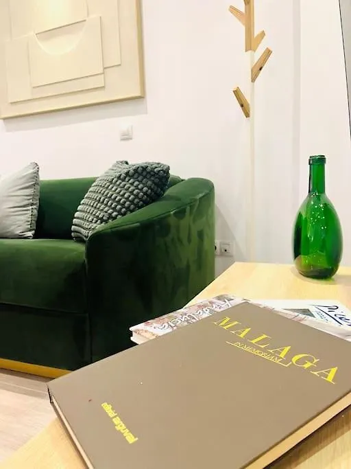 New Luxurious Studio With Patio/Center Apartment Malaga
