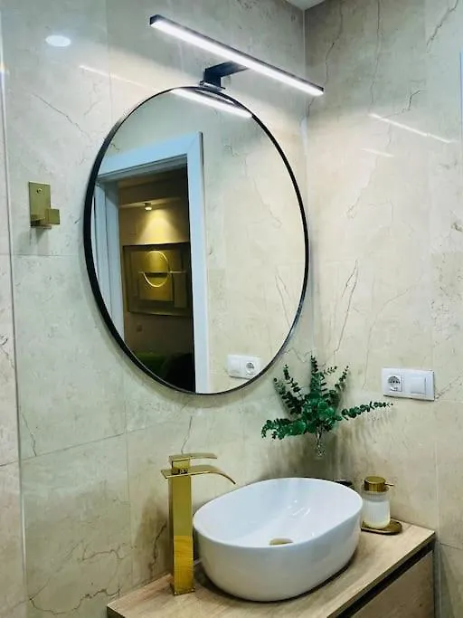 New Luxurious Studio With Patio/Center Apartment Malaga